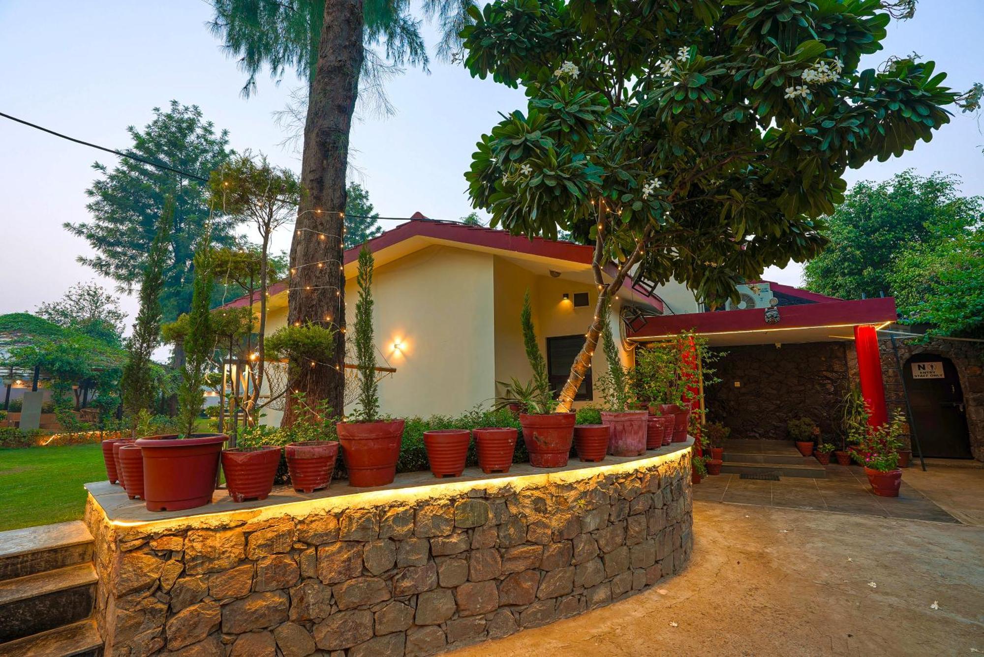 Farm The Retreat - With Private Pool Villa Manesar Exterior foto